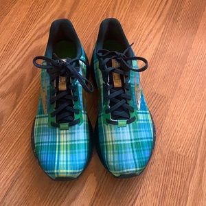 Brooks Launch 8, size 7